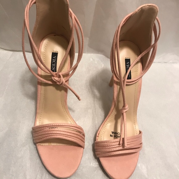 NIB VICES HEELS - Picture 3 of 8